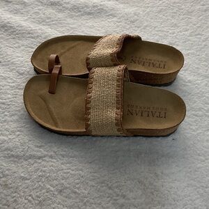 NWOT Woman’s Italian Shoemakers Beige and Brown Slide Sandals